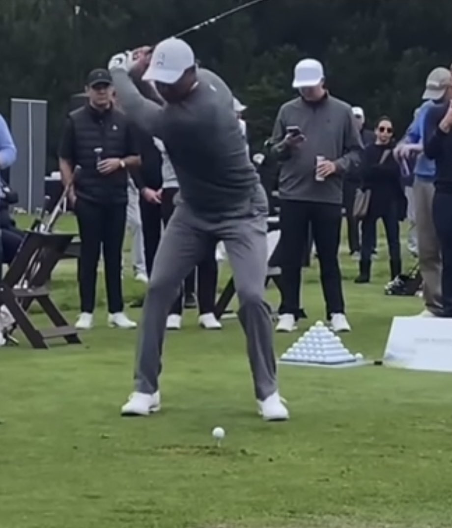 chambleebrandel's tweet photo. Tiger looking great at an exhibition at Spyglass today. Tremendous width/shoulder turn in the backswing, legendary separation/squat in transition and left leg extension through impact. Doesn’t look like a 46 year old who had a life threatening injury just a short time ago. 💪🔥 https://t.co/yV92QmbNUt
