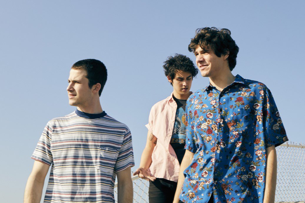 musictrendscol's tweet photo. FOALS, ROYAL BLOOD, WALLOWS, TWO DOOR CINEMA CLUB también hacen parte de nuestro grupo de segundas líneas en esta predicción final 🫣 https://t.co/BWEdNj3XkR