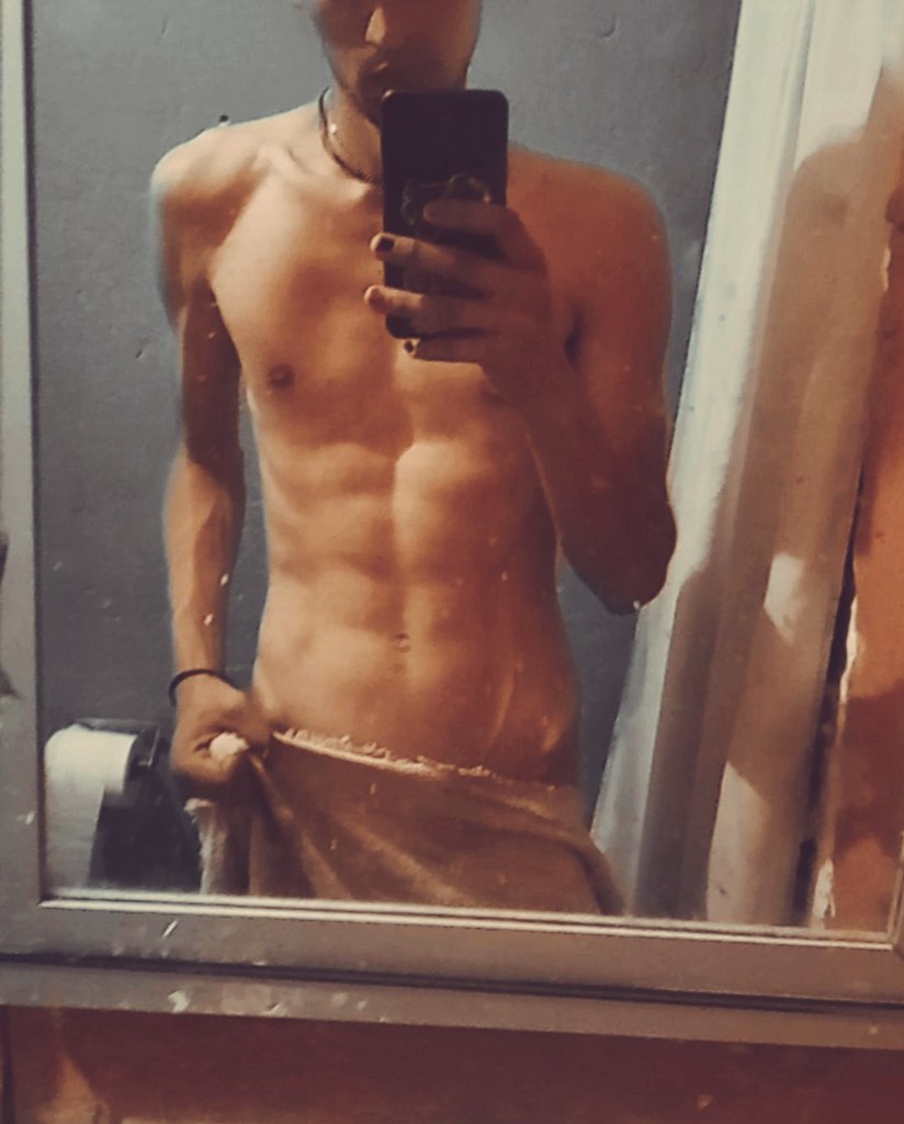 23Flyp's tweet photo. 👽🔥🖤🚿 https://t.co/6PqyTYcXLV