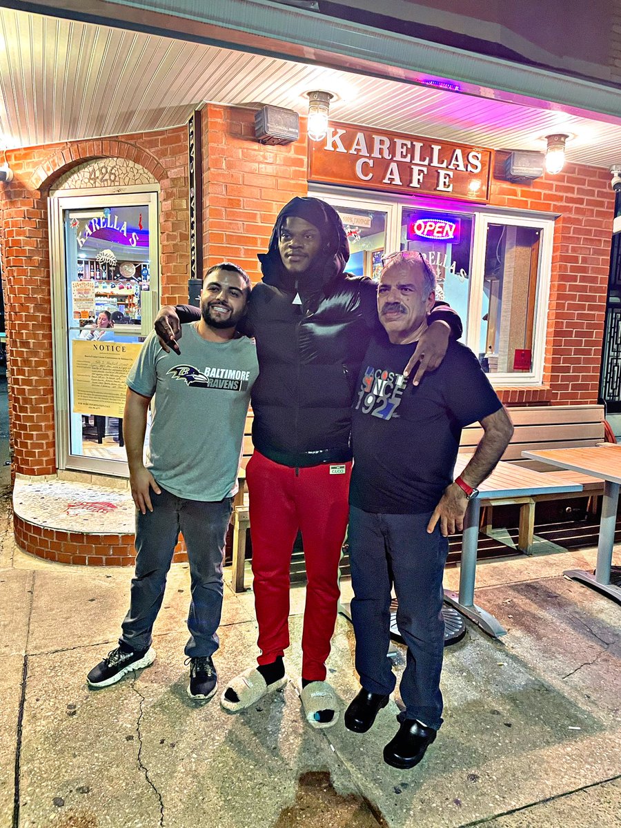 Nickismallz's tweet photo. @HoodieRamey Dreams come true bro! 🥲 #PutThatShitOnnn https://t.co/dUIYQzP8BS