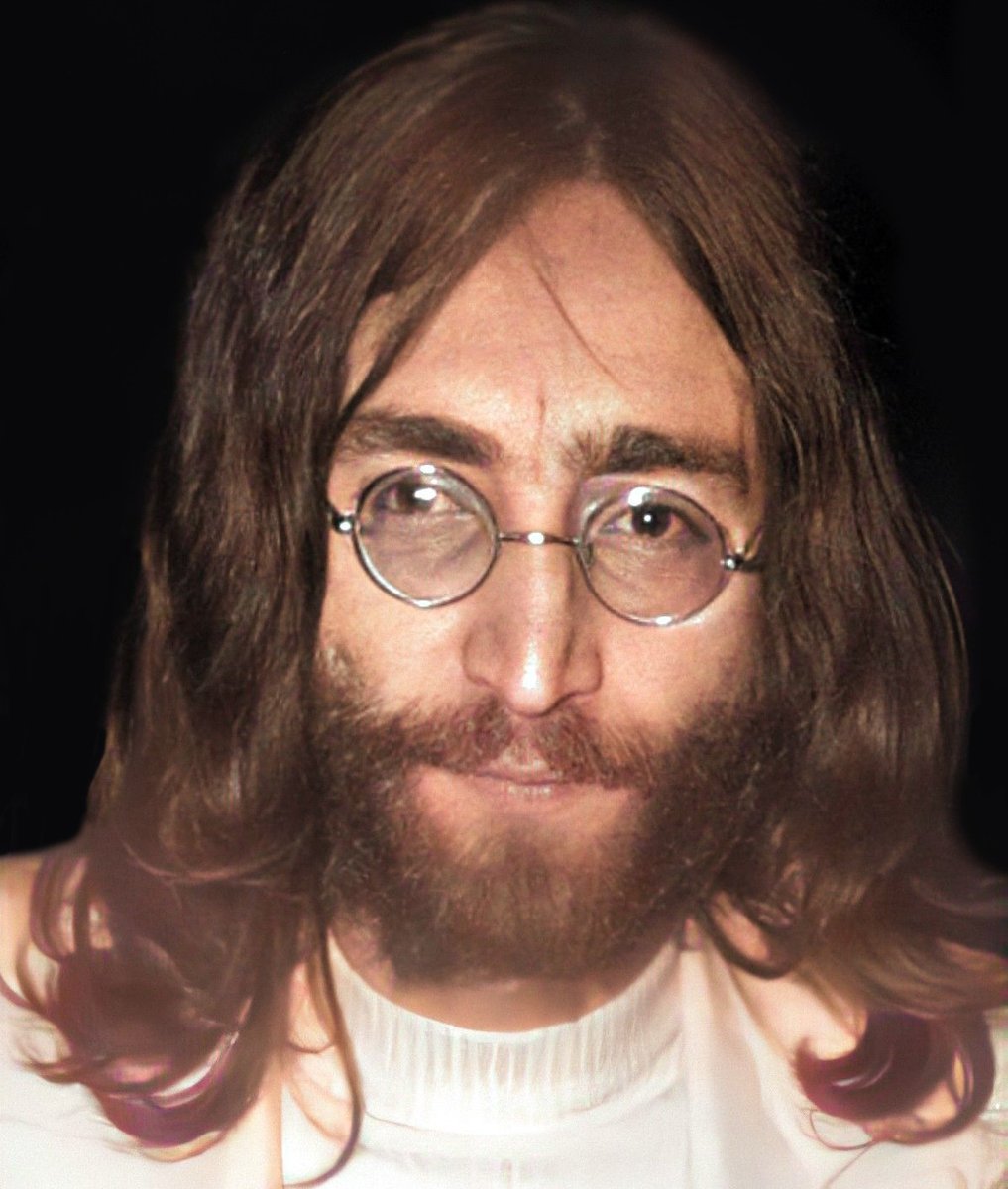 “Cuando hagas algo noble y hermoso y nadie se de cuenta, no estés triste. El amanecer es un espectáculo hermoso y sin embargo la mayor parte de la audiencia duerme todavía”.
John Lennon
#Fuedicho