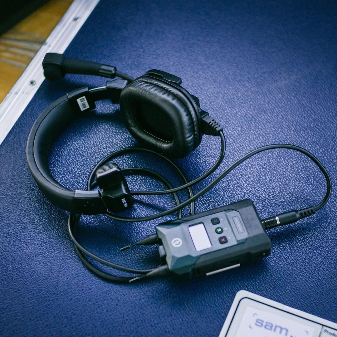 hollyland_japan's tweet photo. Solidcom M1-メインステーションが高い場所に配置され、信号の受信がより便利になりました〜🤙🤙🤙
📸:@sammedien
チェック👉https://t.co/4jyeZCotTO
#hollyland #solidcomm1 #無線インターホンシステム https://t.co/LIy9jdztDR
