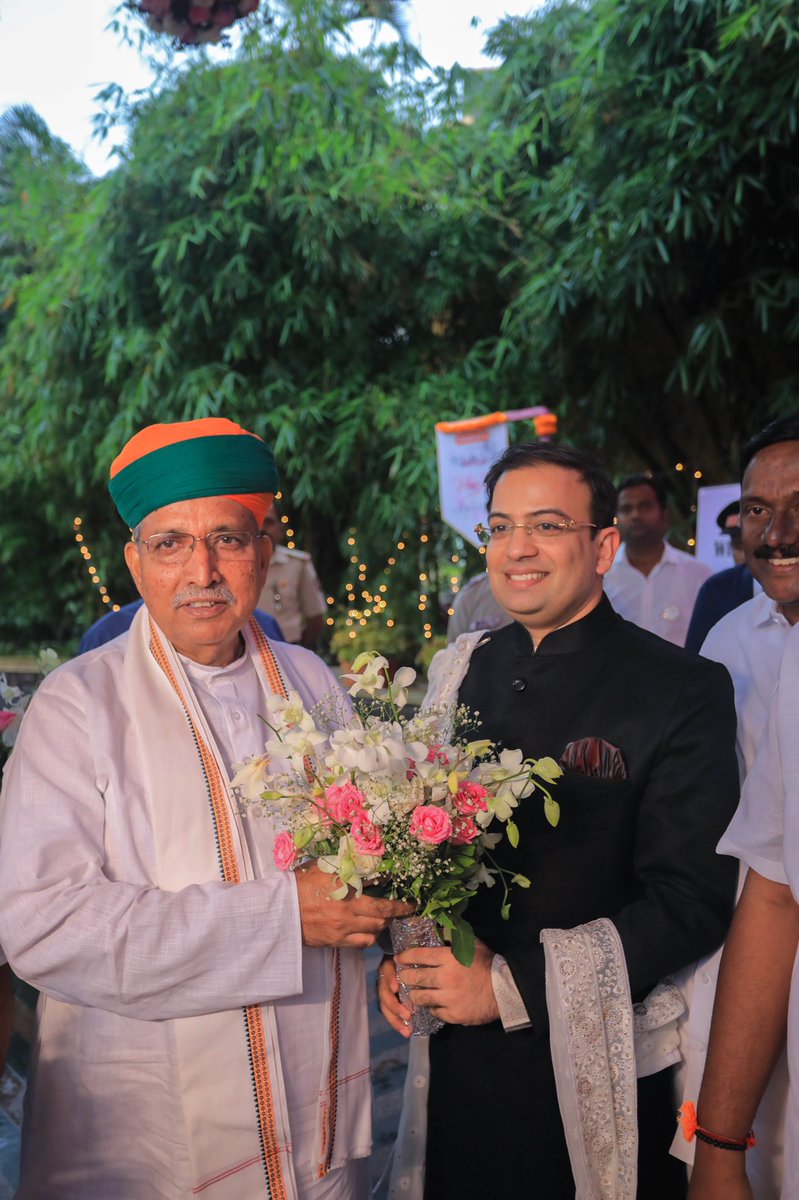 pantomath_group's tweet photo. Hon. Minister Mr. @arjunrammeghwal graced #MegaGetTogether organised by #Pantomath His address on #lifestyle #happiness was par excellence; touched hearts of one & all. Grateful to you, sir! #ProgressWithValues #PantomathMeraHumsafar @PantomathAmc @madhu_lunawat @mahavirlunawat https://t.co/FljIesVB5b