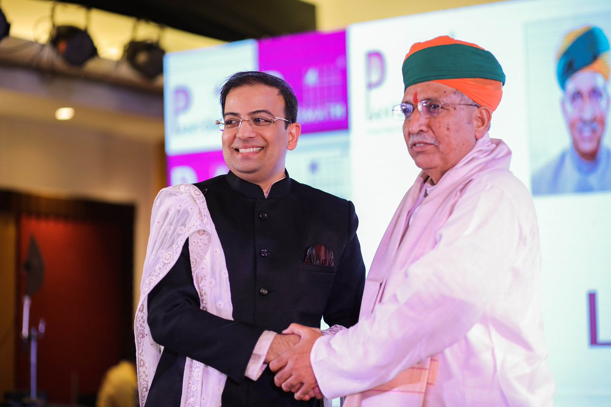 pantomath_group's tweet photo. Hon. Minister Mr. @arjunrammeghwal graced #MegaGetTogether organised by #Pantomath His address on #lifestyle #happiness was par excellence; touched hearts of one & all. Grateful to you, sir! #ProgressWithValues #PantomathMeraHumsafar @PantomathAmc @madhu_lunawat @mahavirlunawat https://t.co/FljIesVB5b