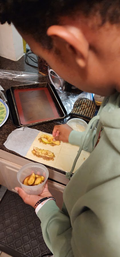 akilbello's tweet photo. Our #collegereadyteen and resident #teenchef is blessing us with apple turnovers! https://t.co/lYa0O6hBPY