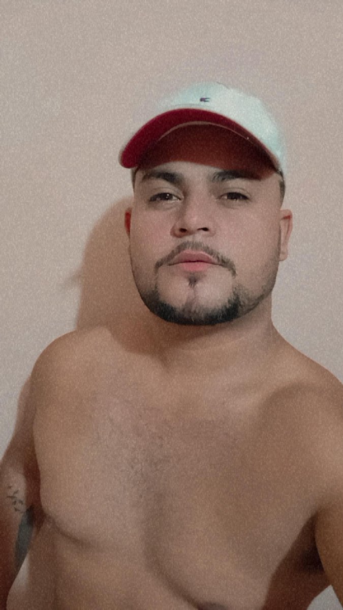 CleissonJhoni's tweet photo. E não haverá palavras para expressar o dia de hj, louvo a Deus por tão bem a mim, felicidade me define, um novo ciclo me inicia e eu irei usufruir dele de forma grandiosa 🙅🏻‍♂️🍻 #Gratidão #MeuDia #MeuBday #MinhaVida https://t.co/069EsuCoZp