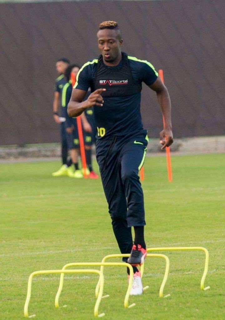 p_munyomo's tweet photo. Malgré les multiples sollicitations des clubs en Europe, l’inter nigérian n° 9 #ADEMOLA #KUTI vient de signer avec notre club #DC_VIRUNGA pour renforcer l’attaque et arrive à Goma le 20 de ce mois d Octobre en provenance du Nigeria 🇳🇬. https://t.co/qJ1qjU2nZA