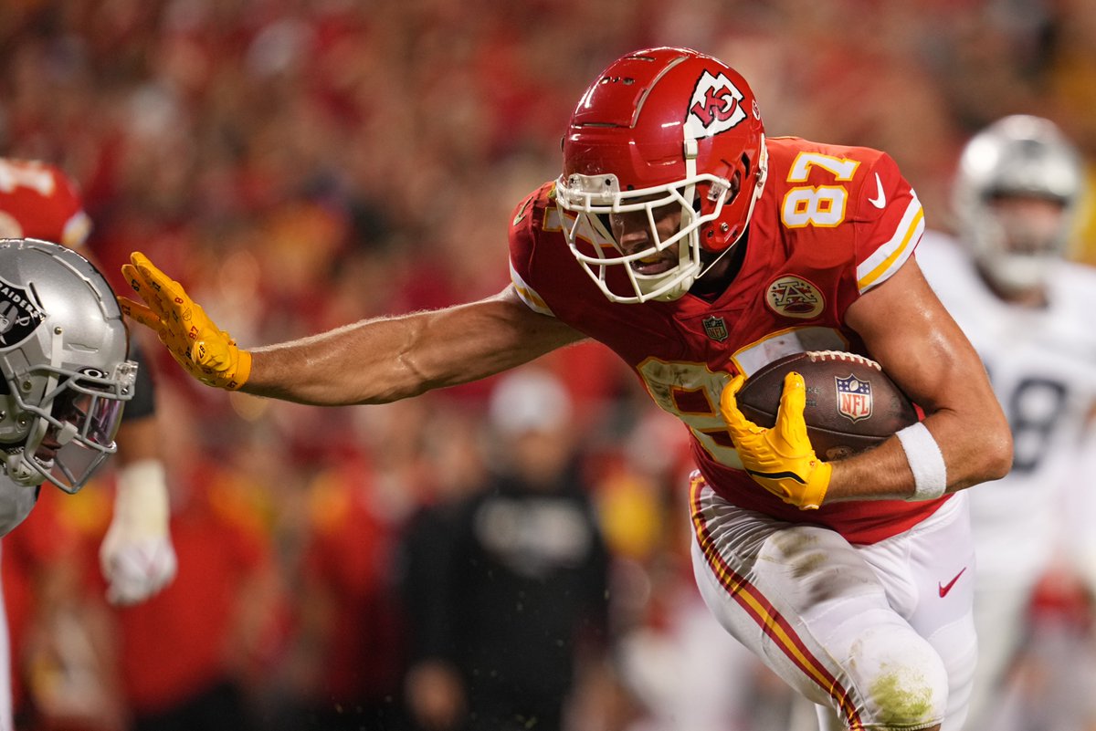 HardRockBet's tweet image. Tight ends with 4+ TD in a game in the last 35 years:

Travis Kelce

END OF LIST. #ChiefsKingdom