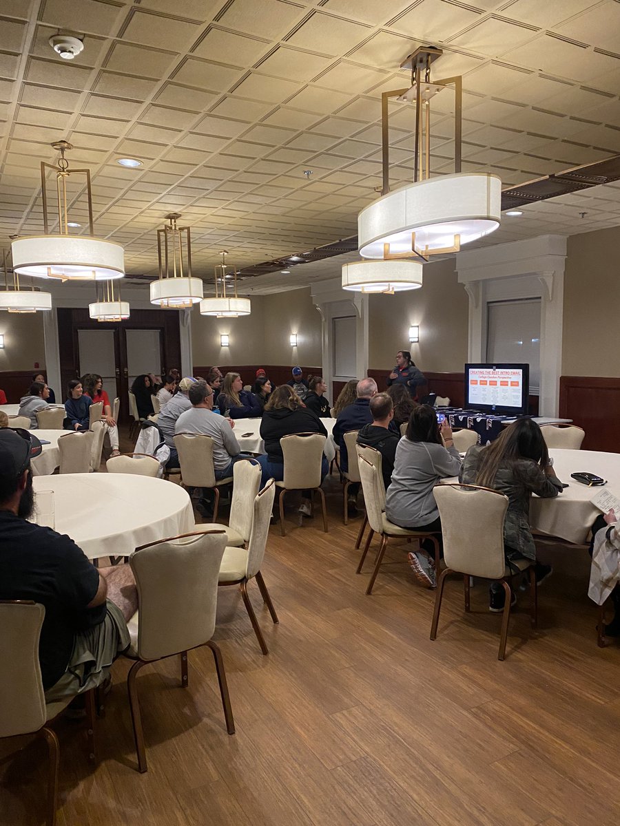 Thank you to all the families and athletes who took the time to join us for such an informative &amp; interactive recruiting seminar ! Special Thank you to <a href="/CoachRoss_SB/">Heather Ross</a> for putting together an amazing event 🥎 <a href="/18uCovino/">Rip City Gold National</a>