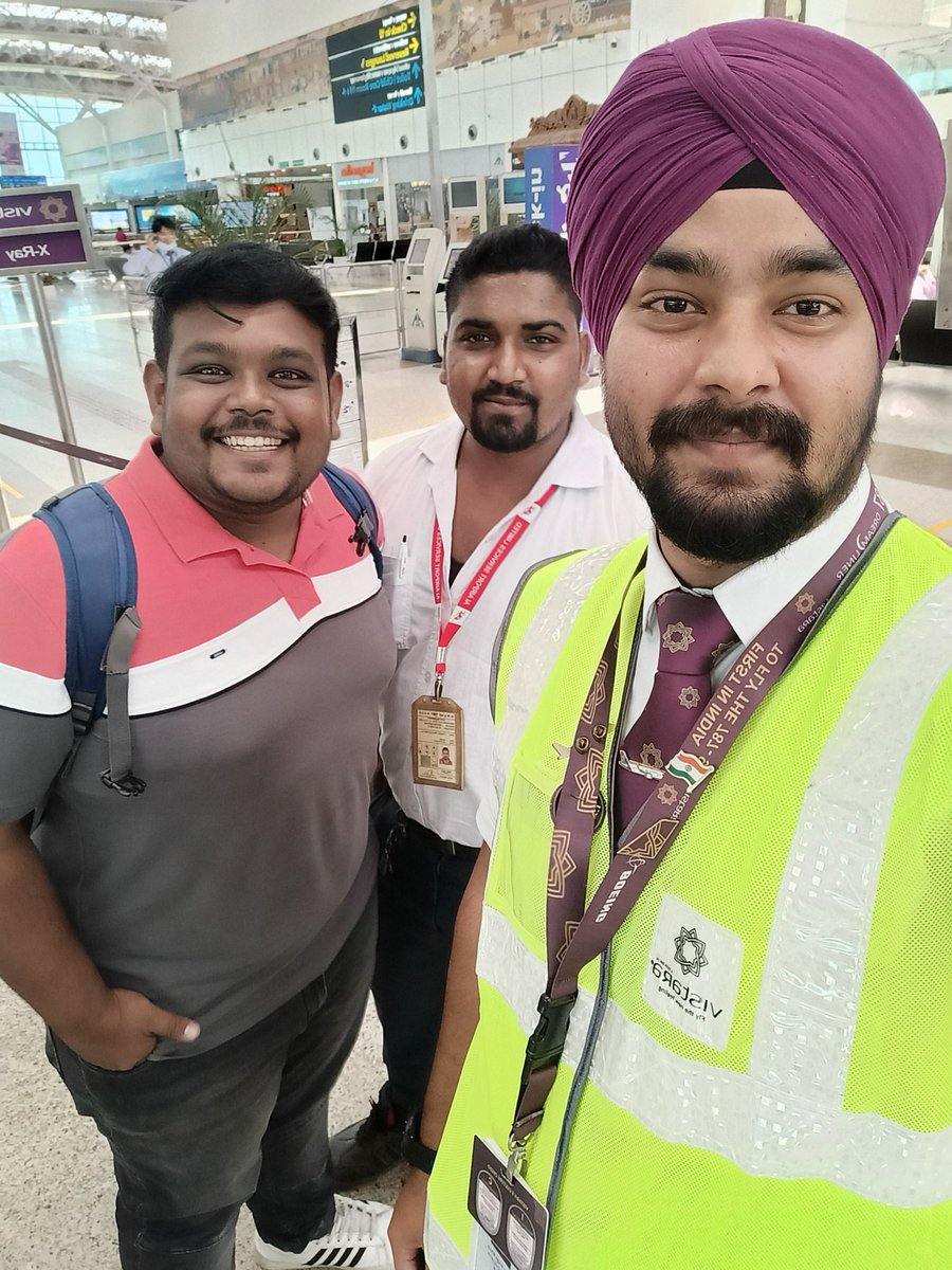 I was flying with @airvistara UK788 BBI-DEL last Friday , was impressed with the super delicious food and the service. you guys really make passengers journey smooth from check-in to landing . Amazing set of crew and ground staff. Specially Rohan Singh from BBI.

#Avgeek #paxex