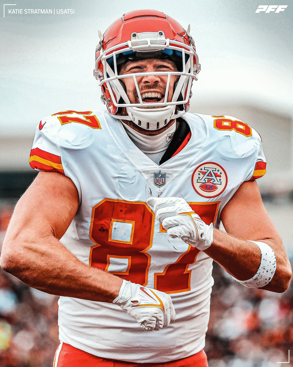 PFF_Fantasy's tweet photo. Smash the 🔁 button if Travis Kelce won your fantasy week https://t.co/gxpERubIn4