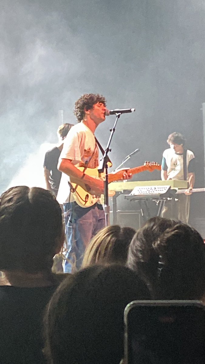 maddie_payne13's tweet photo. this was the best night of my life.
@wallowsmusic #wallows #tmtio #wallowsmemphis https://t.co/qrjx1GB4Is