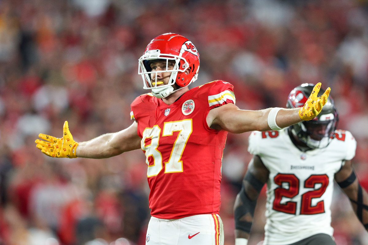 Timmaayy77's tweet photo. Chiefs vs Raiders no context #MNFxESPN https://t.co/tAkRQAICGt