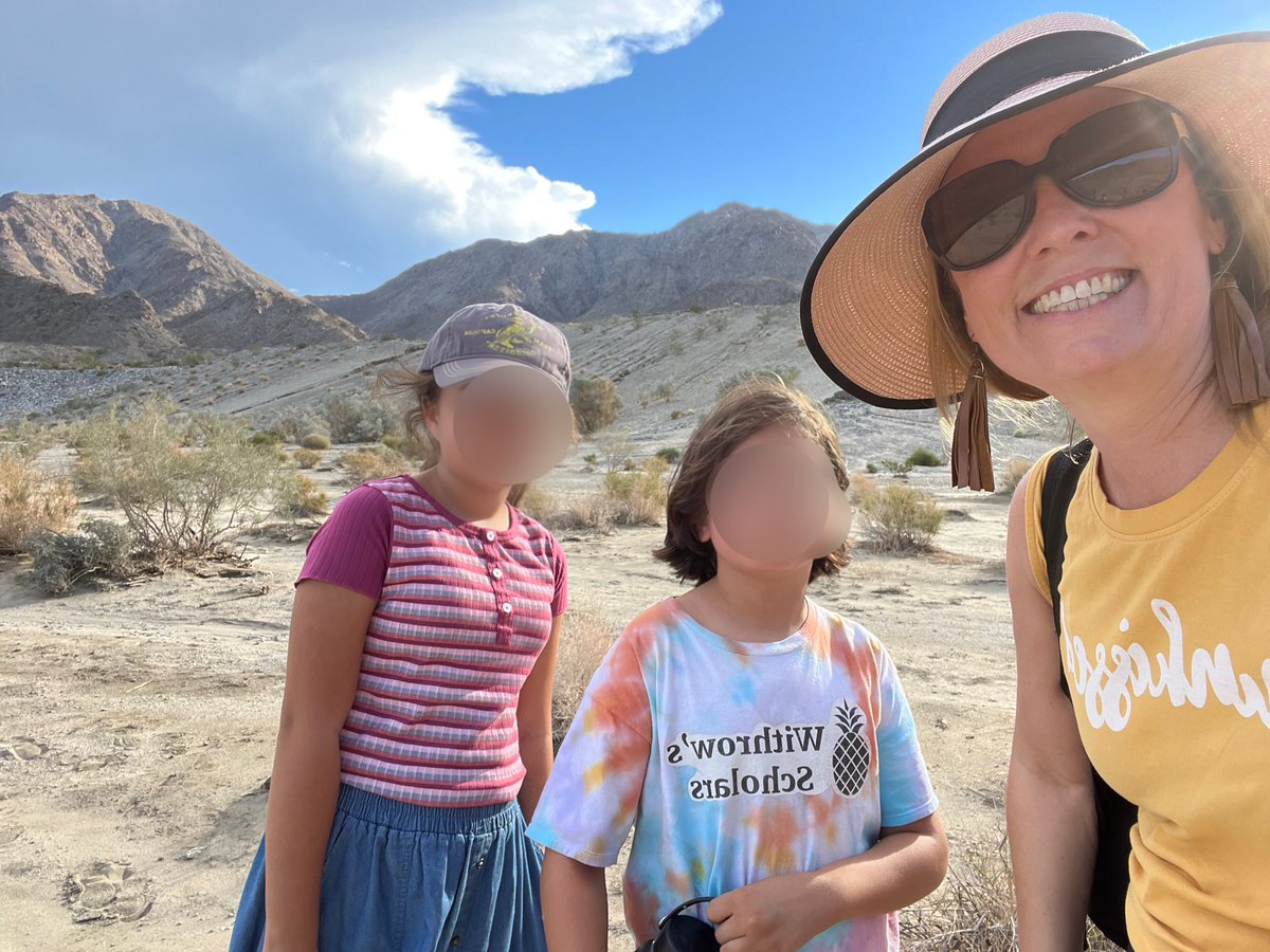 WithrowScholars's tweet photo. The Franklin Chargers are so excited for the #ExpandedLearningProgram! The Geology Rocks hiking club kicked off today with a two mile hike around the La Quinta Cove Oasis. We are grateful for field trips!! πβ‘οΈ @Followthebolt @DesertSandsUSD @DSUSDExpanded https://t.co/hanh14Acse