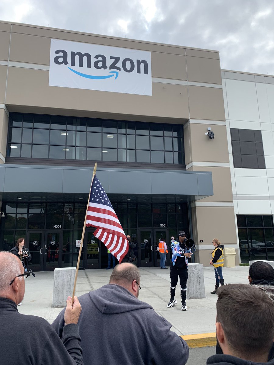 EdVerhoff's tweet photo. I gladly walked with fellow labor members today in support of the @amazonlabor  in my home town of Schodack NY! May you win your vote in 2 days! @CastelliMatt @OwusuAlbany @DustinReidy @samfein518 @C_Ellis4albany @NYSAFLCIO @NYSPFFA @NYSPEF https://t.co/2xHDIhpjZ1