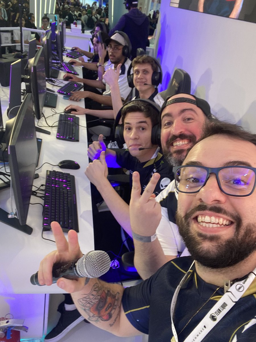 alezudoo's tweet photo. Guys, so parei pra escrever agora! Que dia incrível de Rainbow Six na #BGS!! O stand da @TeamLiquidBR abriu as portas pro nosso jogo e o resultado não podia ter sido outro. Foi animal
Obrigado #DellGaming e #AlienwareBrasil pela oportunidade e a todos que passaram por lá! 💙💙 https://t.co/gecSiKBoOz