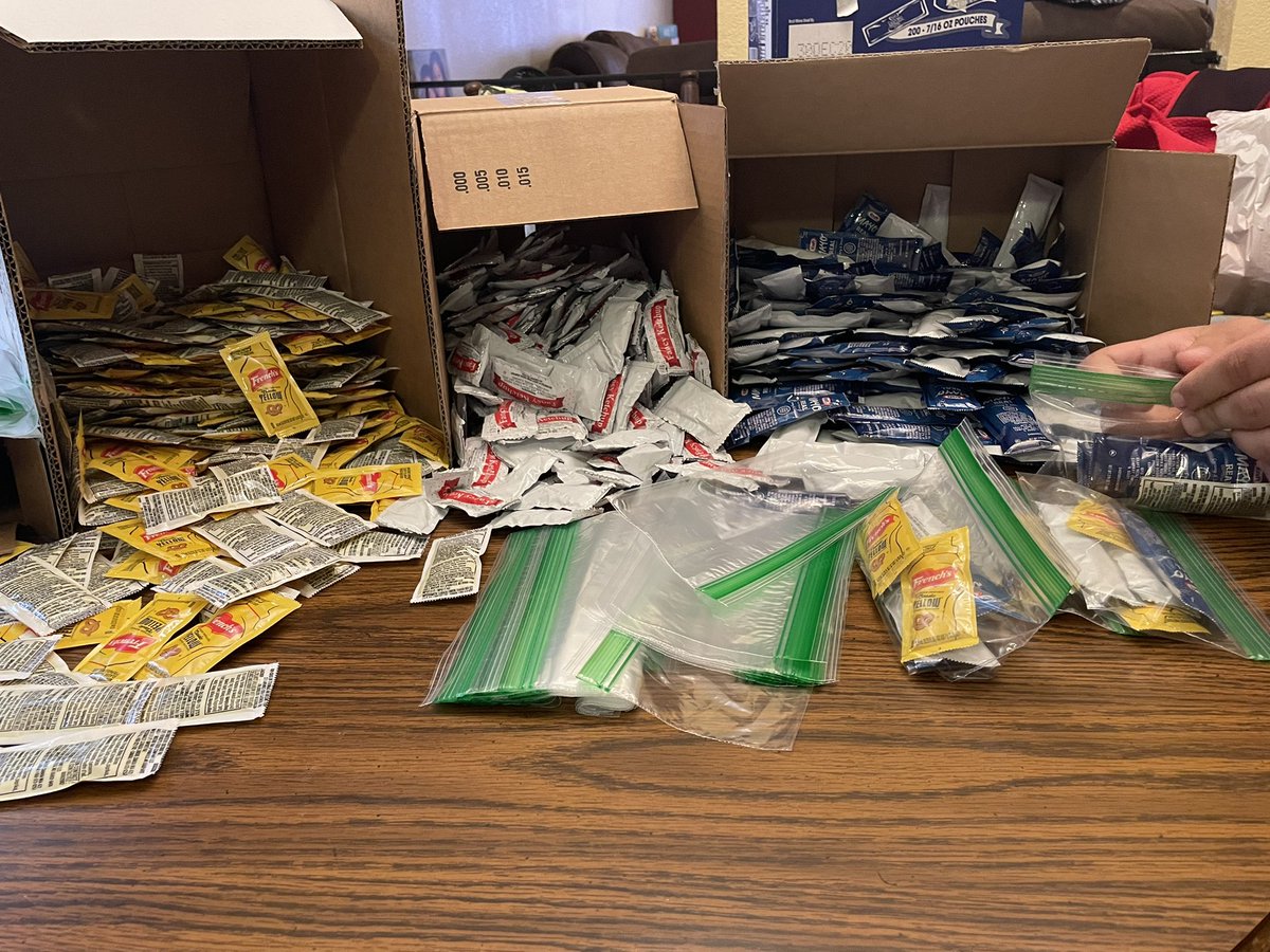 GabeRodgers25's tweet photo. Hunger doesn’t stop for football season. LEO-Love Each Other-Volunteer and support your community! I made 900 packets of condiments for Grand Central Station. https://t.co/qnNJtXNdjR