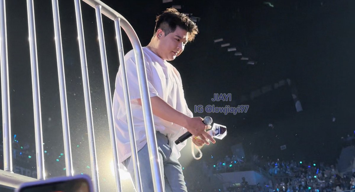 520_superjunior's tweet photo. #SUPERSHOW9inKUALALUMPUR  #SS9inKL #SHINDONG @ShinsFriends 💙 https://t.co/d33CLeACMk