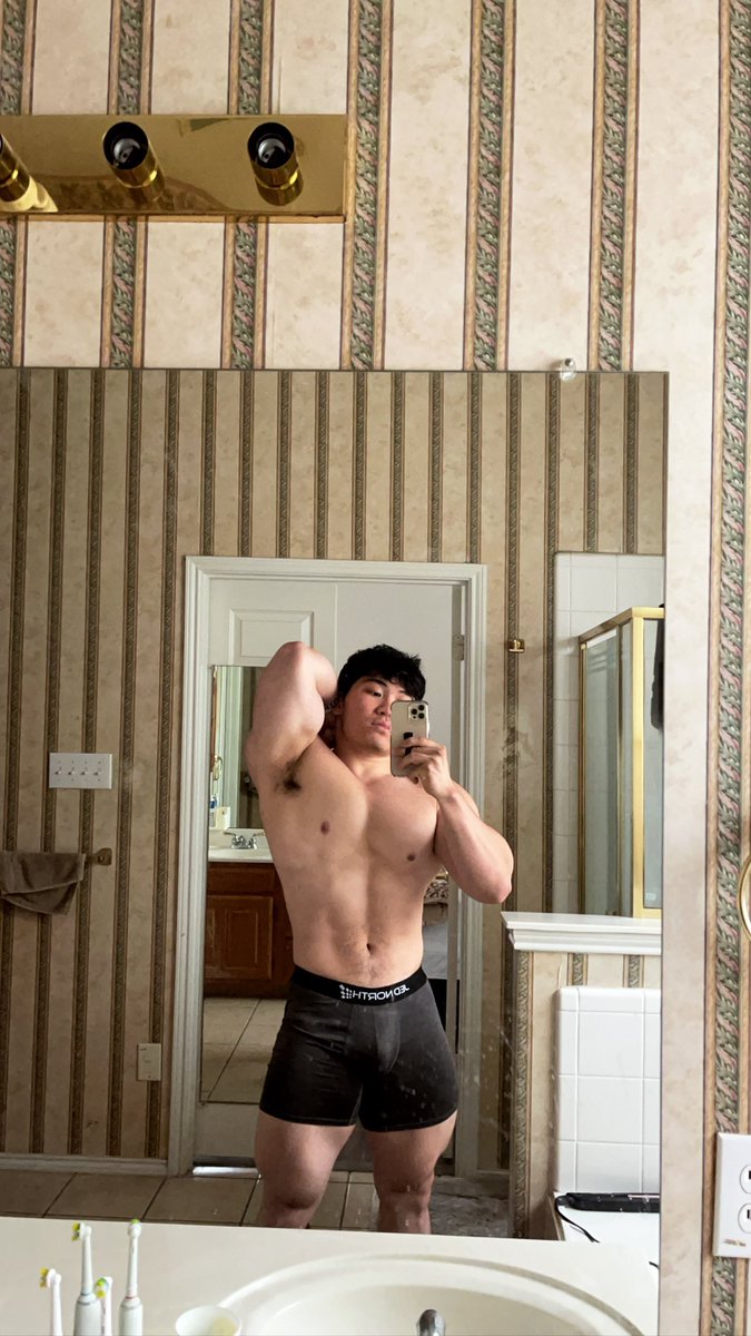 st8bait's tweet photo. This Asian GOD! #asian #AsianCum #muscle #asianmuscle #straight #straightguybaited #straightseduced #str8baits https://t.co/u7nEFCIXlb