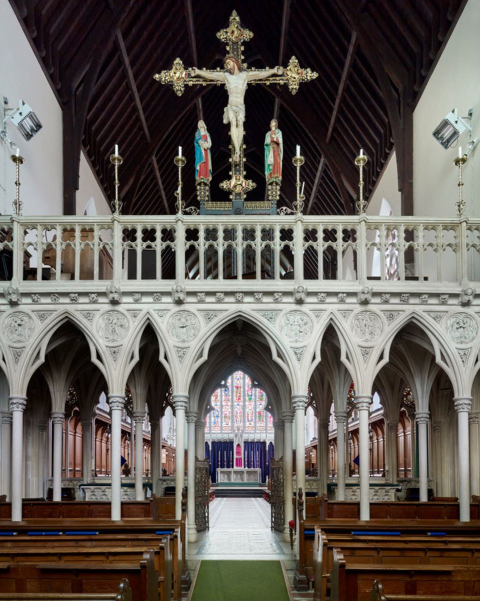 Pugin_awn's tweet photo. The great stone #jubé #screen in #StEdmundCollege Chapel, #Ware. Designed by #AWNPugin, & built by #GeorgeMyers. 1849.
#pugin #augustuspugin #gothicrevival #stedmund
#neogothic #architecturedesign #architecturaldesign
#gothicscreen #gothicrevivaljube #gothicrevivalrodscreen https://t.co/7XNyJyBUMT