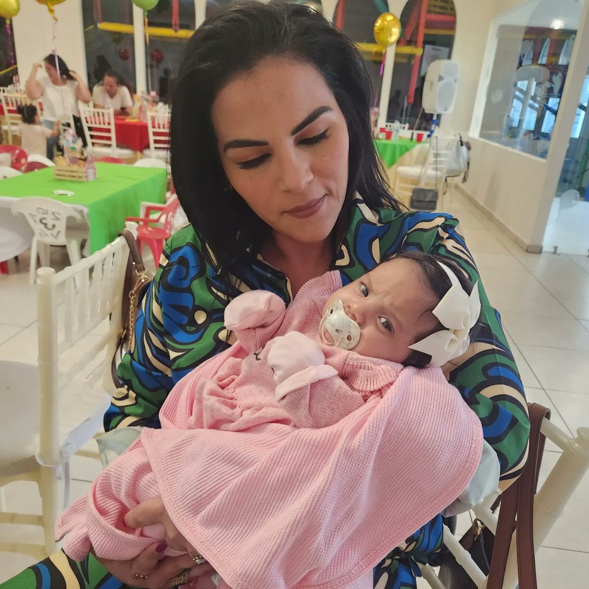 Yossyro1's tweet photo. Etapa en la que son puras bodas, babys, bautizo, piñatas... Ooooeee noo!! 🙄🙄😂 #viviendo #fiestaLionel #cumple2 #sobrinada ❤️ https://t.co/HiBfW1vNxz