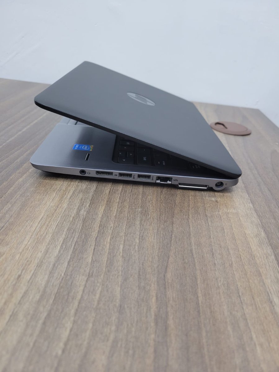 Shann_099's tweet photo. 📌HP ELITEBOOK 820 G2 SLIM
📌INTEL CORE I5 
📌STORAGE 8GB RAM/500GB HDD
📌SPEED CLOCK 2.3GHZ
📌BATTERY LIFE 4HRS+
📌WITH WINDOWS 10 PRO AND OFFICE
📌VERY CLEAN WITH WARRANTY
📌PRICE KSH25000
📌CONTACT 0717040531
Dm @ECB001 https://t.co/tmKxAJkevK