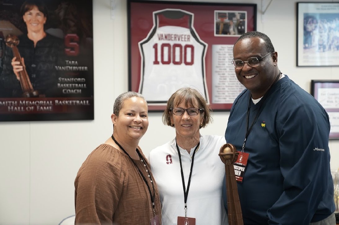 mom2CP_Ogden's tweet image. grateful for an awesome visit with @StanfordWBB ♥️🌲insightful conversation with @CondoleezzaRice 🌏 thanks @bshank12 📸 #Stanford #nerdnation 🤓