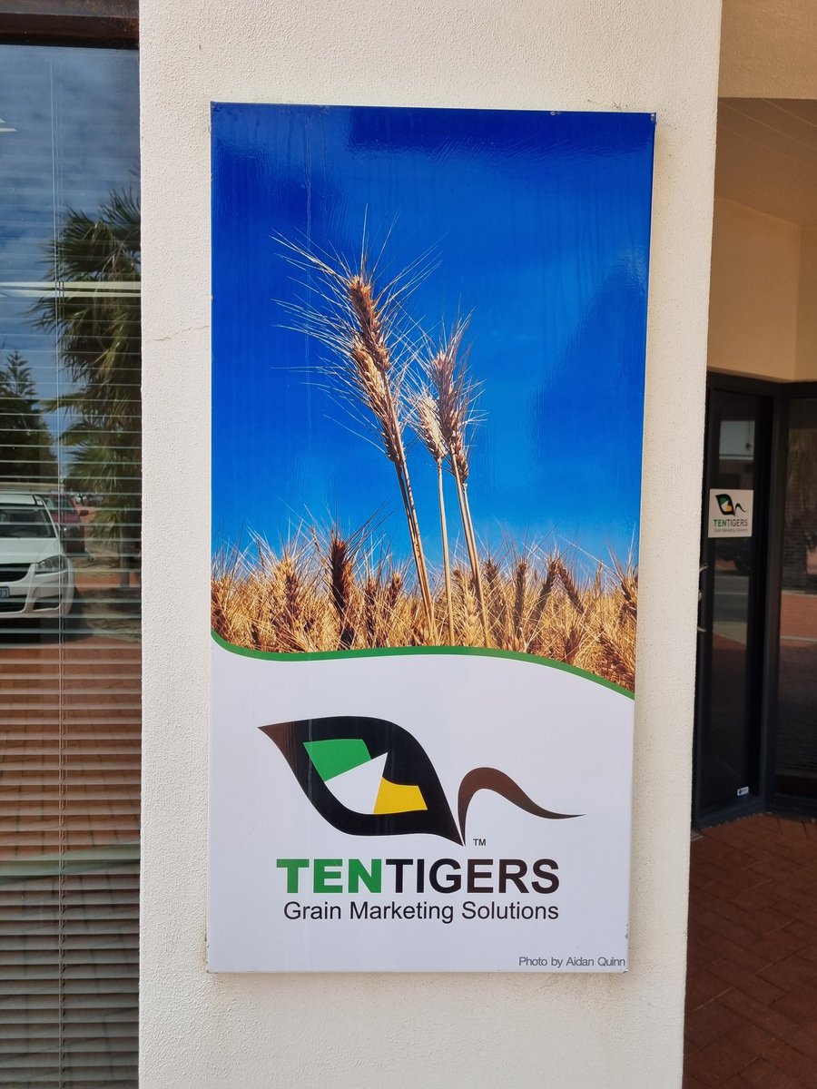 leecp77's tweet photo. Well it is great to be back in my new old job. Right now to get my head around these markets!! https://t.co/Lwal4deVtt