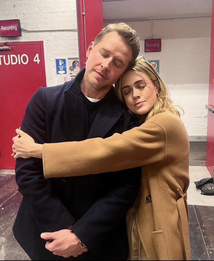 TVenthusiastic's tweet photo. Siblings by Heart! 💙 That’s something you take wherever you go forever. #manifest #manifestnetflix #MichaelaStone #BenStone #StoneSiblings @JoshDallas @melissaroxburgh  🥹😁✈️🙌🏼👏🏼 https://t.co/FRRBBBwrID
