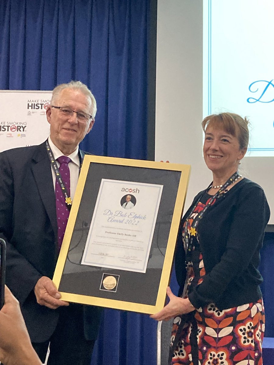 RuthShean1's tweet photo. Professor Kingsley Faulkner presents the 2022 ACOSH Dr Bob Elphick award to Professor Emily Banks from ANU. Congratulations Emily — a most worthy recipient. https://t.co/wbpdsApxBN