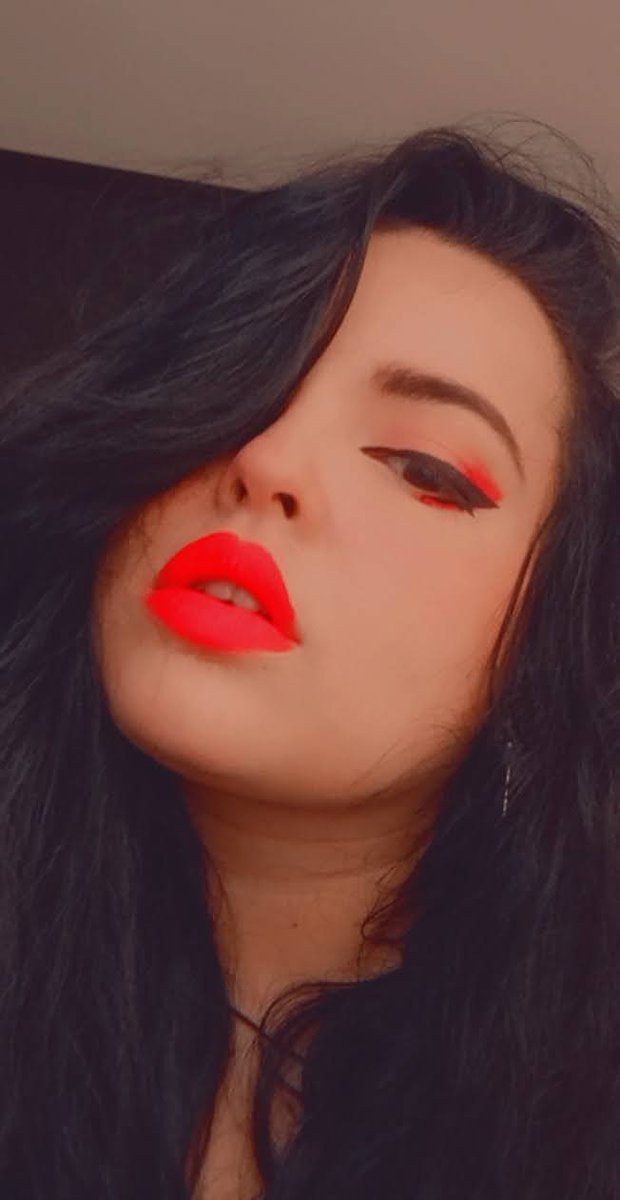 Scarlett_Squrt's tweet image. I really love my red lips... Just imagine them around ur🍆
Susucribe to my onlyfans to find explicit content 🫦💦🥵 

#sexyredlips #sexyblackhair #onlyfansgirl #beautyface #selfie #follomeononlyfans #onlyfansinbio #linkinbio