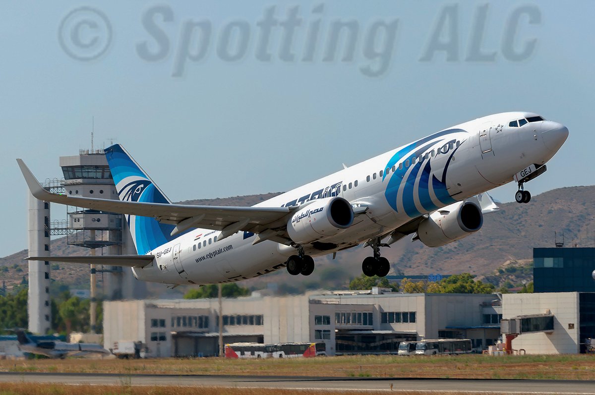 SU-GEJ Boeing 737-866 de <a href="/EGYPTAIR/">EGYPTAIR</a> despegando por la pista10 de <a href="/ALC_Airport/">Aeropuerto Alicante-Elche Miguel Hernández</a> en vuelo chárter a Luxor (Egipto), paquete vacacional con pax. zona Murcia/Alicante/Albacete.

SU-GEJ Boeing 737-866 of <a href="/EGYPTAIR/">EGYPTAIR</a> very hard to see at <a href="/ALC_Airport/">Aeropuerto Alicante-Elche Miguel Hernández</a>, seen here lifting off from 10 to Luxor.
