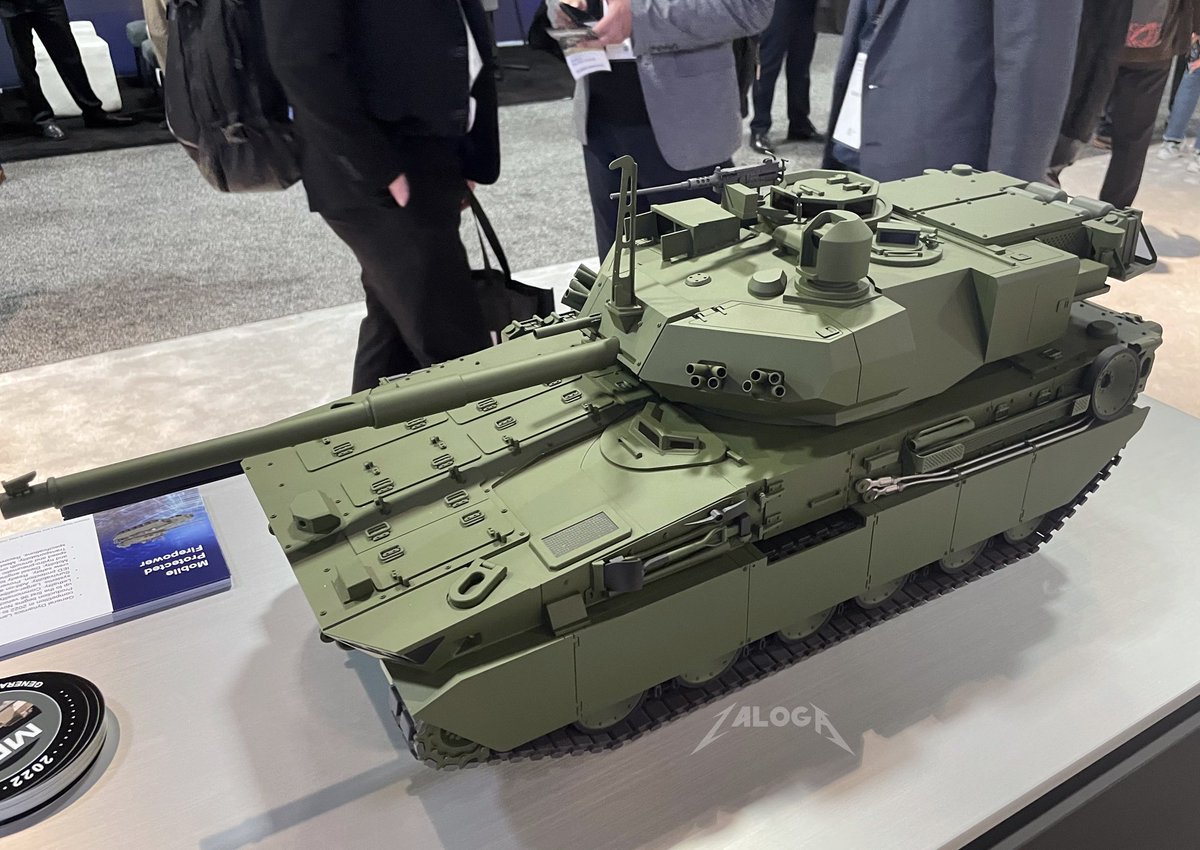 アメリカ陸軍の新型軽戦車MPFの最終決定仕様模型。 来年から量産型が