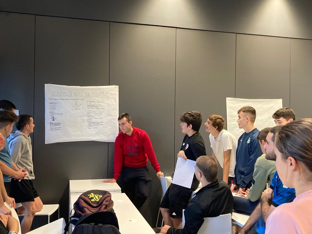 Práctica en nuestras aulas de la técnica del puzzle de Aronson para el aprendizaje cooperativo. Trabajando en equipo y sumando esfuerzos. #CAFyD