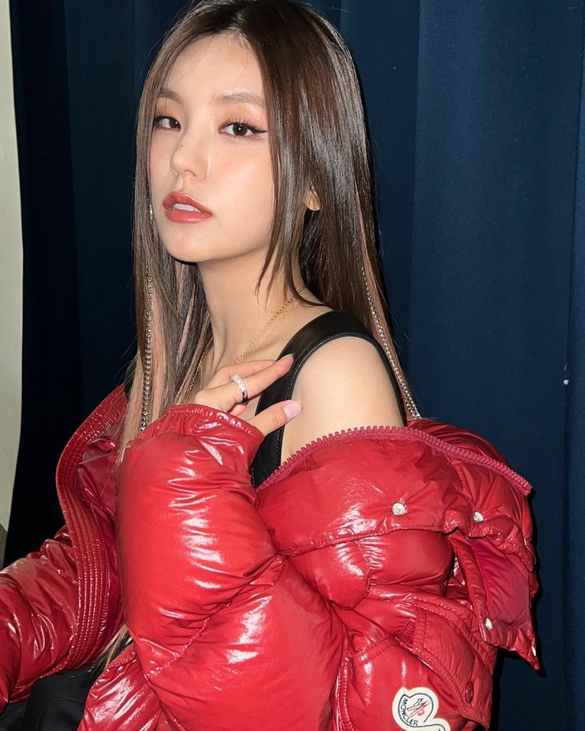 ITZYFrance_FAN's tweet photo. 📸 — 091022
「 ITZTAGRAM 」 

⇝ #YEJI   : ❤️

#ITZY #있지  @ITZYofficial ࿐ 🌙
(1/2) https://t.co/tRvTA9RYDK