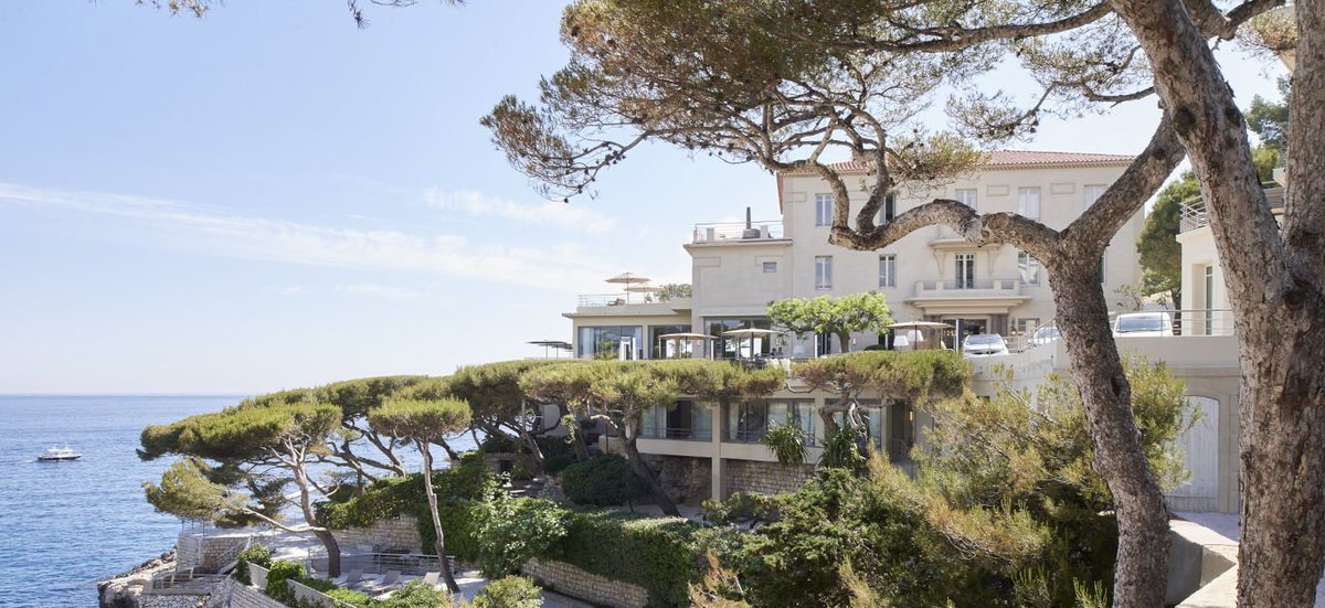 luxlifestyleuk's tweet photo. Hotel Review: Les Roches Blanches, Cassis in France - https://t.co/jer9DUR1je #France #travel https://t.co/PEbR7IFlSc