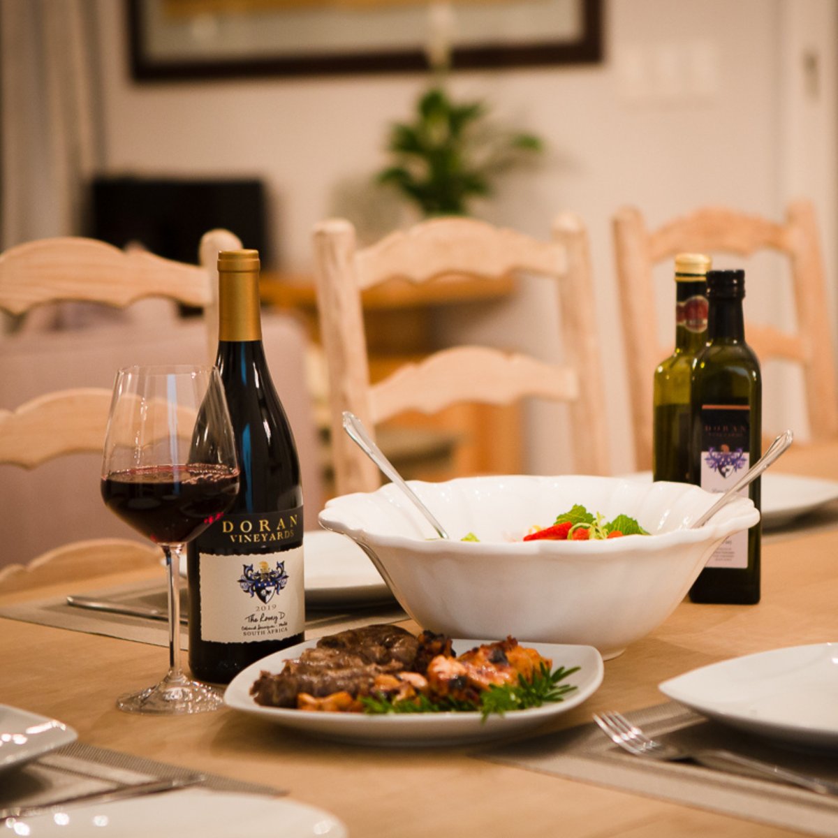 Staying at the Manor House on Doran Estate is a real family treat.  Share hearty meals around the dinner table or relax by the braai outside on the patio. The Manor house is like your own home away from home, tucked away between the vineyards and beautiful Paarl mountains!