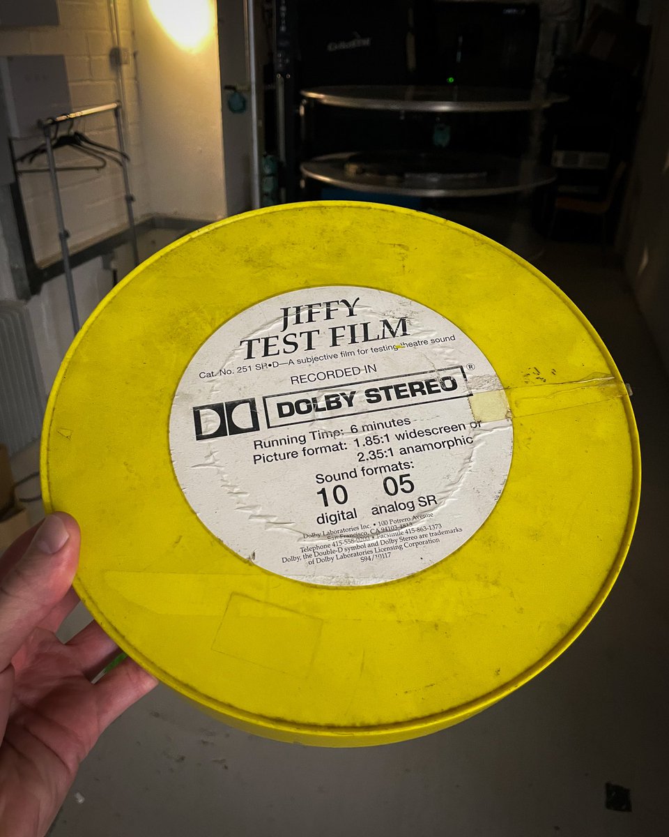ProjectionistR's tweet photo. Found in the booth 🎞️📽️ @Dolby Jiffy Test Film!
#dolby #jiffytestfilm #projectionist #projectionbooth #projectionroom #35mmfilm #35mmtrailers #filmworker https://t.co/yjFGowTvcA