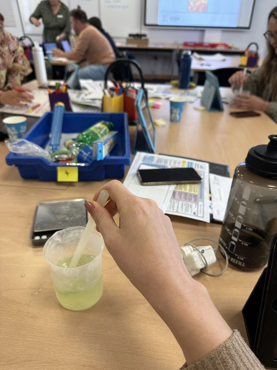 Linden_Science's tweet photo. Does the colour of a haribo effect how quickly it dissolves? @STEMLearningUK #ELTScience https://t.co/yRHnjYOPyf
