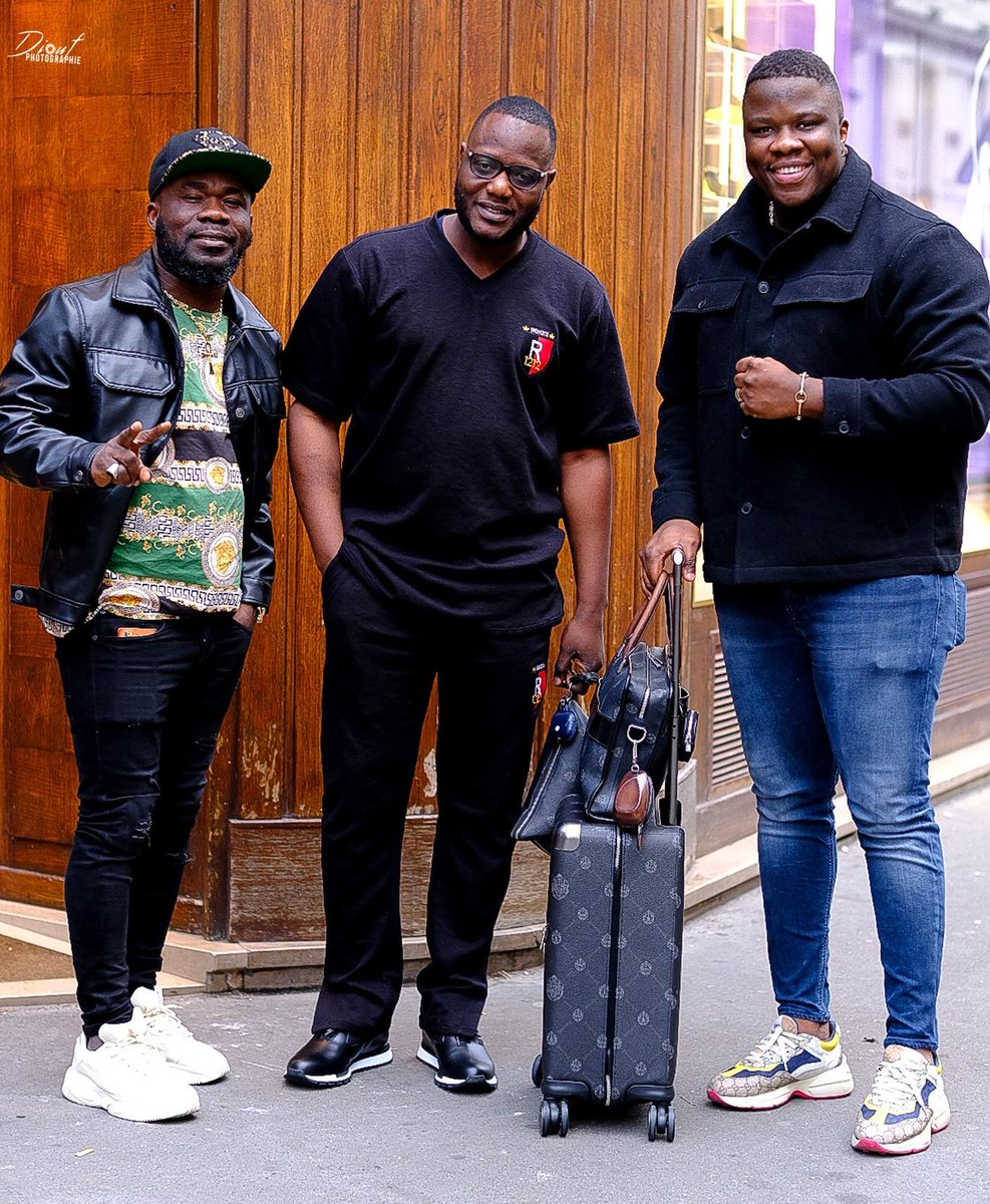 roi1212officiel's tweet photo. Avec mon fils APouchtou national et jim vda Depuis paris Mali 🇲🇱 la Côte d’Ivoire 🇨🇮 c’est la famille🙏🙏🙏 https://t.co/3yK984APFu