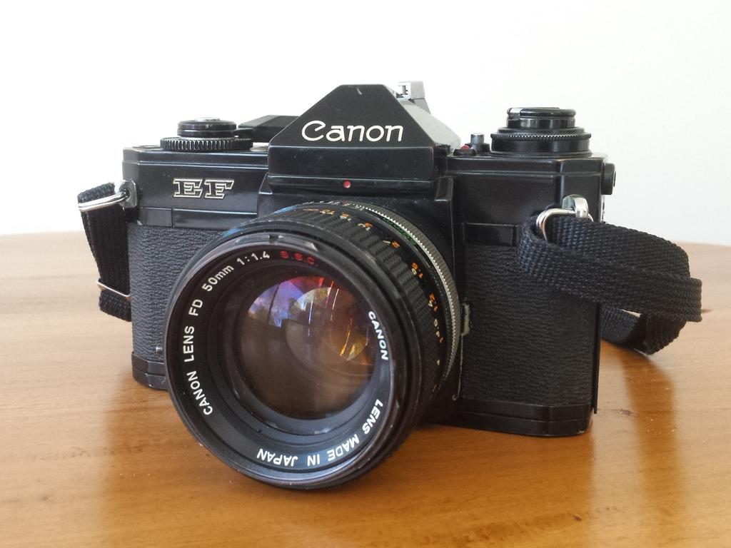 ShowUsYrCamera's tweet photo. @elland_in @42thedentist @ShittyChallenge @TEMLIGHTIMAGES Pah! I grew up with this solid beast, and later used an F4 on occasion. A walk in the park. https://t.co/hMS7hFek4O