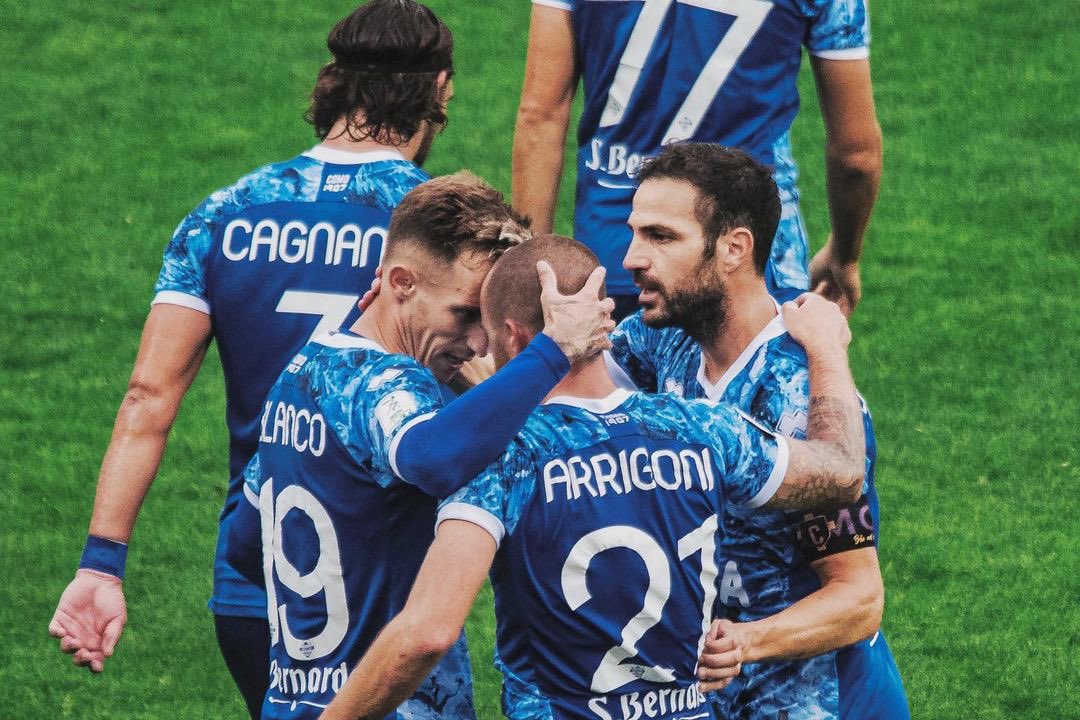 Continuiamo a combattere e ad aggiungere 💪🏼 <a href="/Como_1907/">Como1907</a> 
___ 

Seguimos luchando y sumando 💪🏼 #Como_1907

#SerieB #Calcio