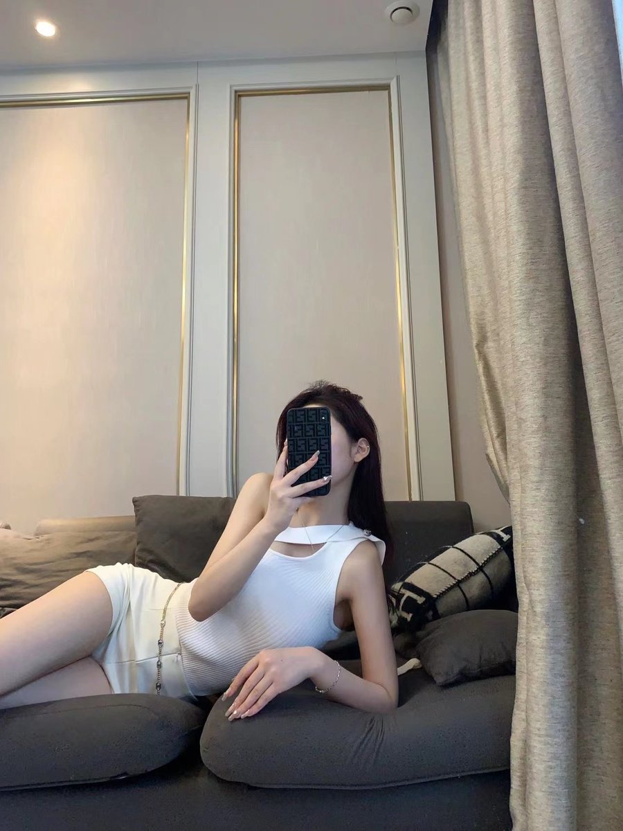 자기야， 난 너의 모든 욕망을 만족시킬 거야，너도 심심하면 나 찾아와， 뭐든지 얘기해도 돼요.카톡 :  01072785397