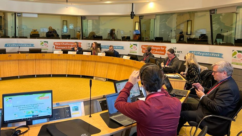 intdiba's tweet photo. 🎙Welcome to the workshop!
👉We'll will seek to highlight the vital role played by local authorities in #YouthEmpowerment #EURegionsWeek
🙋‍♀️The session is moderated by @AULNETTEAstrid, Information &amp; Comm Officer of the Directorate-General for Regional &amp; Urban Policy @EU_Commission https://t.co/pAotlEmIKg