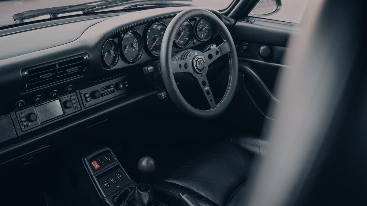 Just love this 993!! In for a Major Service. #Porsche #Service #LongEaton #Nottingham #CavendishPorsche #PorscheService #ClassicPorsche #Porsche911 #Porsche993