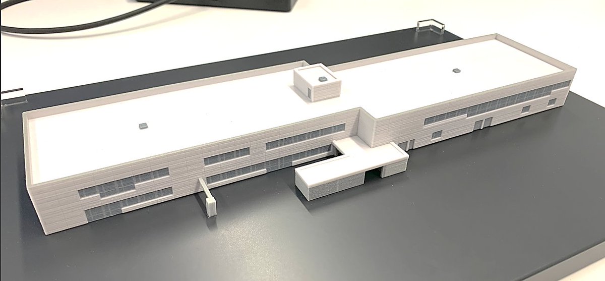 Wir feiern einen großen Meilenstein! 🎉
@goldbeck_group hat uns die Schlüssel für unser neues Forschungs- und Entwicklungsgebäude hier in der Klimakommune Saerbeck übergeben. 🗝️ 
Ende des Monats ziehen wir ein!

#grünerWasserstoff #Energiewende