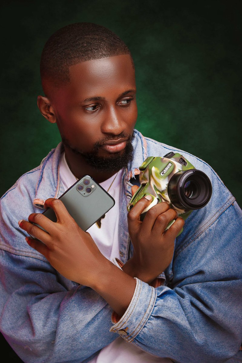 Zekeafricaa's tweet photo. Spot my weapons. https://t.co/l5KDHFsadA