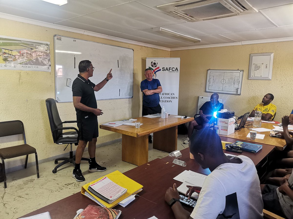 SAFCA92's tweet photo. #SupersportUnited coach #GavinHunt is in the house to talk to coaches about the psychology of a successful coach during the #Safca-#Cathsseta football coaching skills programme at the Alexandra Stadium.
#MaximalTraining https://t.co/ttBMCPTkmJ