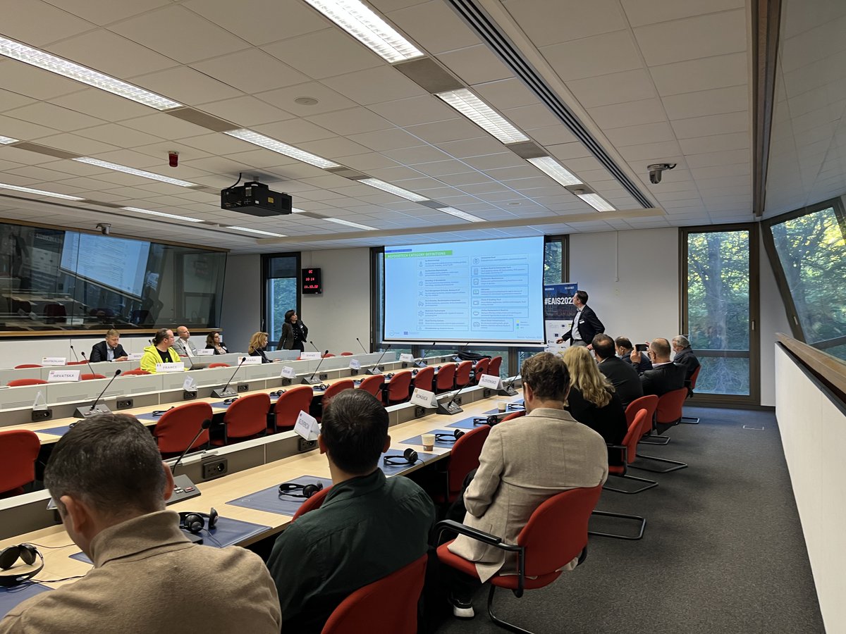 EBAN_org's tweet photo. We started day 1 of #EAIS2022 with #workshops for Angels on #impactinvesting in the #EU and in #Africa, and for BAN Managers on launching #SVPs and on #inclusion, as well as some special wisdom coming from EIT Food on #agritech.
Were you there for it? 😉 https://t.co/F22LeXqX5r