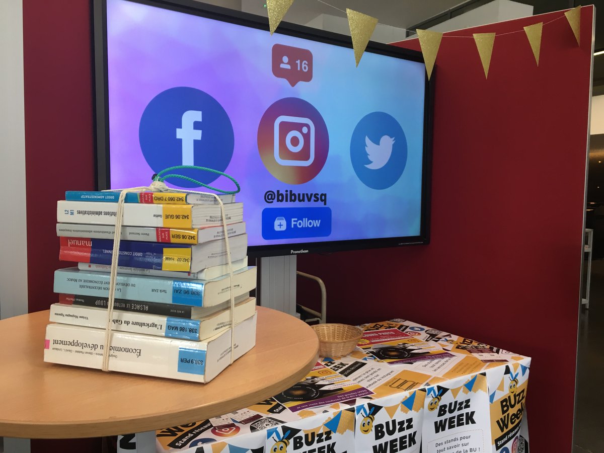bibuvsq's tweet image. Cette semaine c'est la #BUzzWeek dans les #BU de l'@uvsq !
Venez rencontrer vos bibliothécaires autour de stands d'info sur les services à votre disposition !
